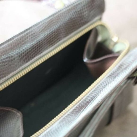 Cute Antique 1940s or 50s Vintage Brown Faux Alligator Purse With Handles - Picture 2 of 3